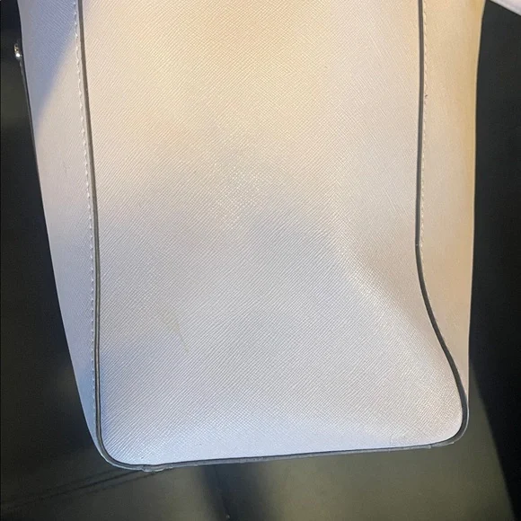 Michael Kors Light pink Tote with Gold Details with COA - Picture 6 of 13